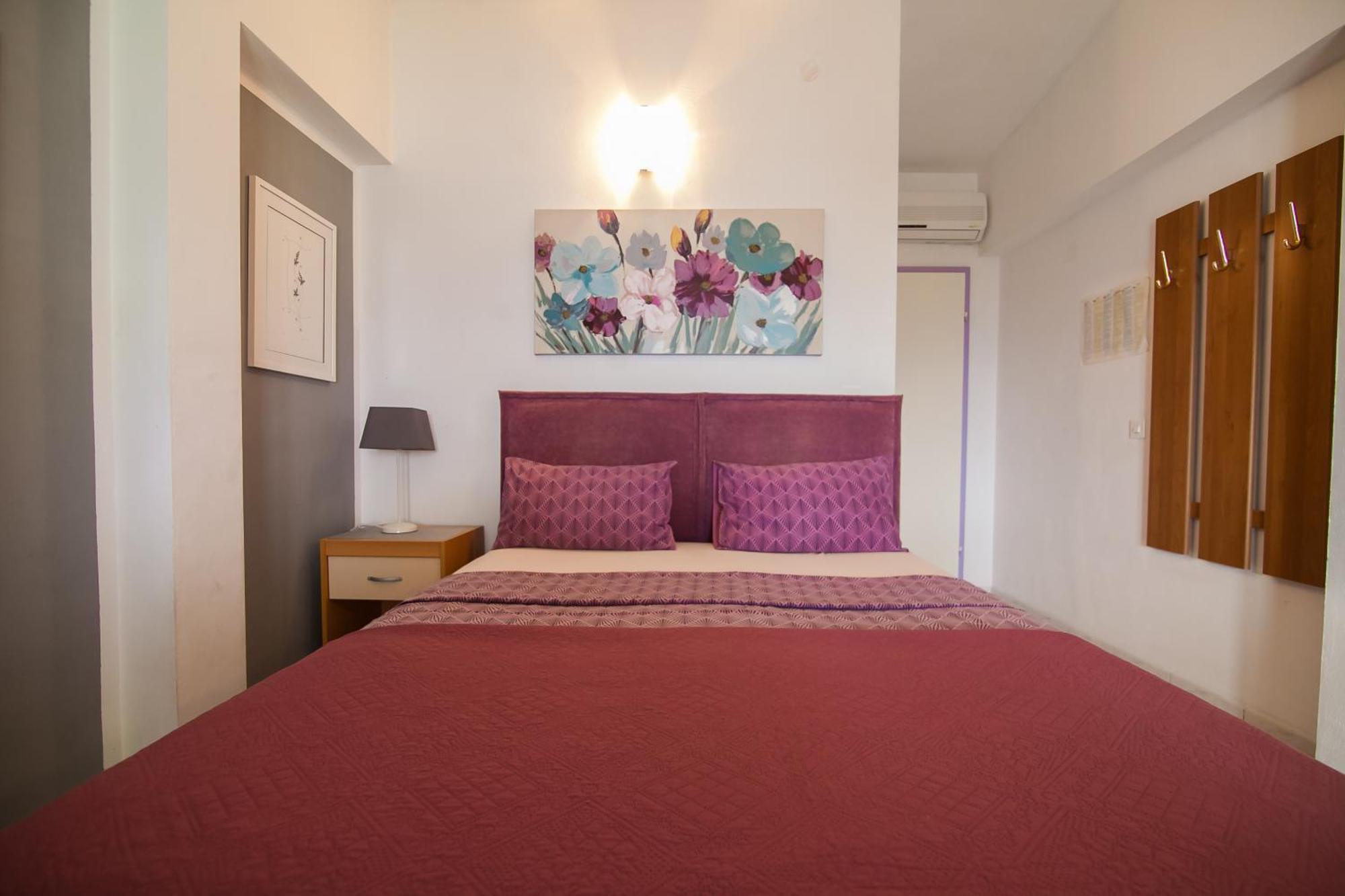 Apartments Paula Bol Bagian luar foto