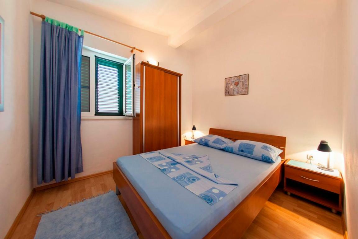 Apartments Paula Bol Bagian luar foto